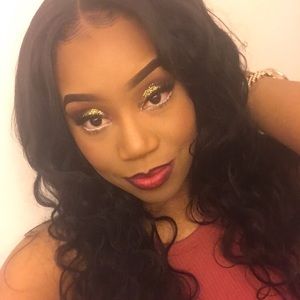 Meet your Posher, Tia